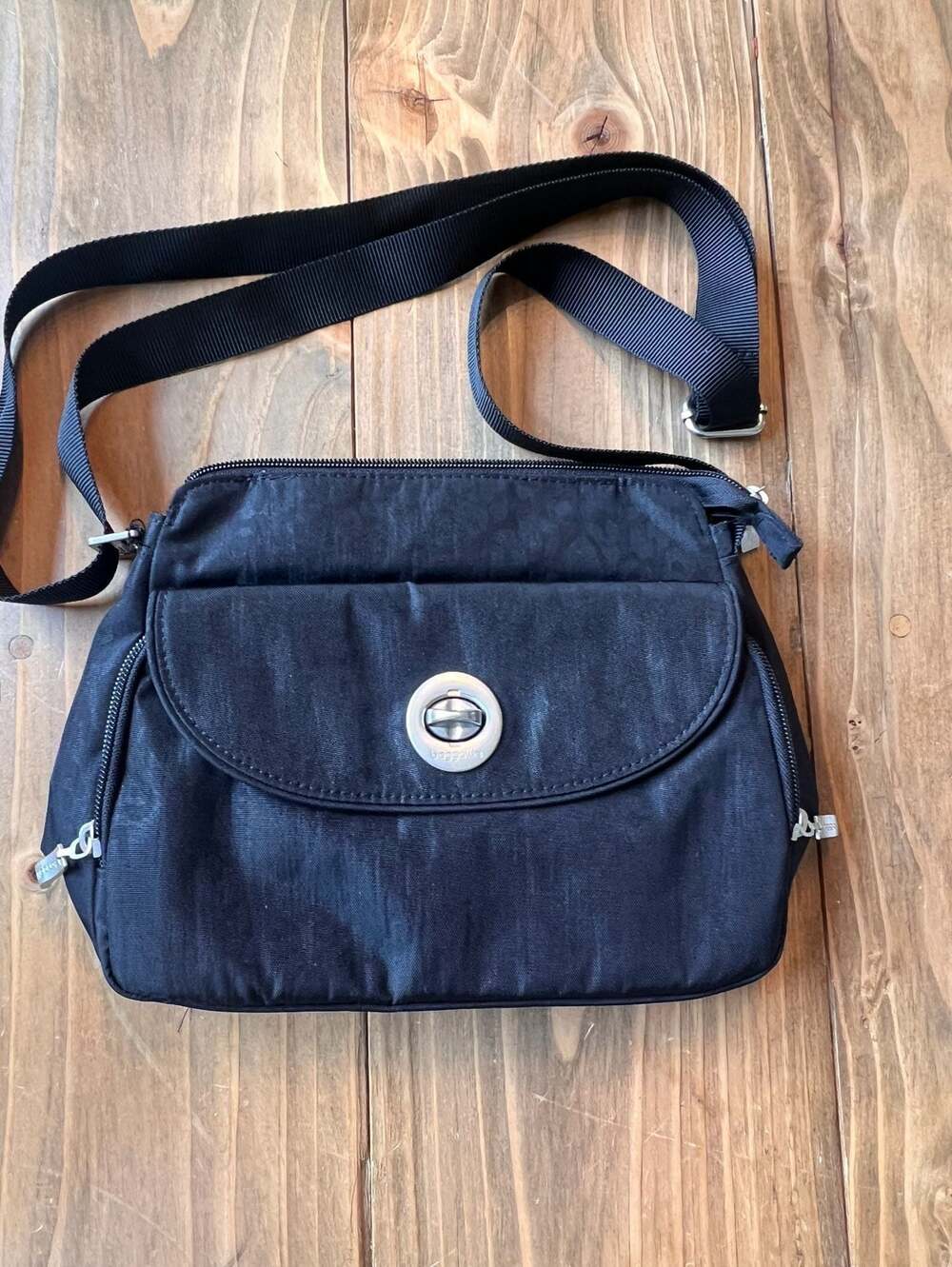 Baggallini Swift Flap Mini Crossbody